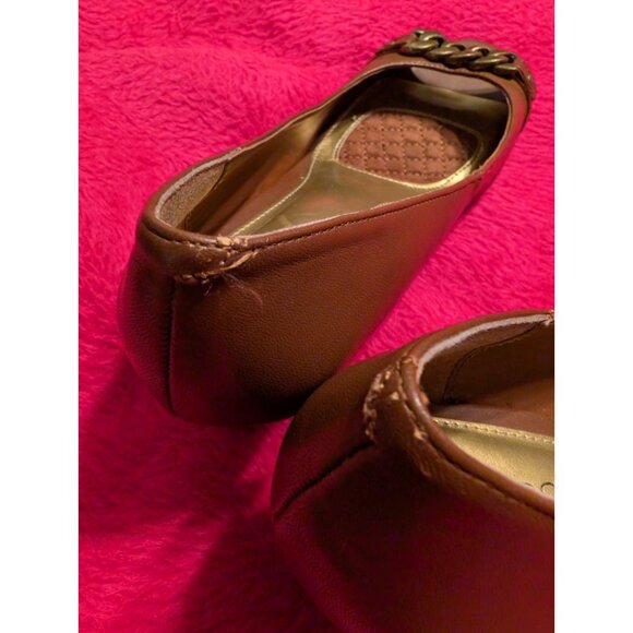Chaps Pamona Brown Wedge Peep Toe Heels Size 7B Chain Accent Faux Leather Shoes - Picture 4 of 6